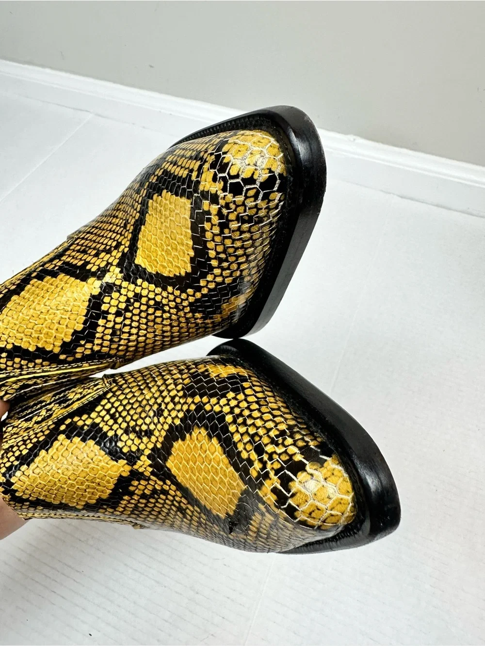 Chloé Rylee Snakeskin Embossed Leather Ankle Boots Size EU 38 - US 7.5